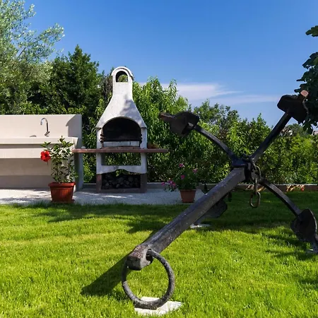 Two Bedroom With Balcony And Pool *