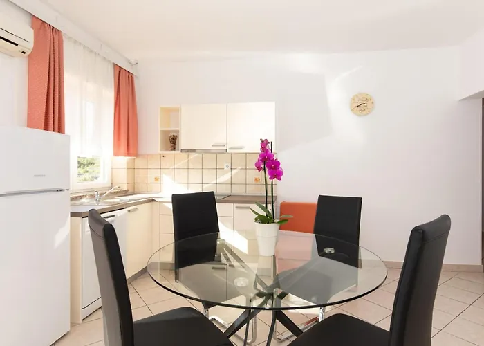 Two Bedroom With Balcony And Pool