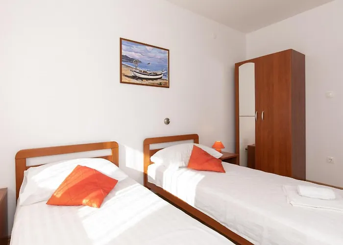 Two Bedroom With Balcony And Pool *