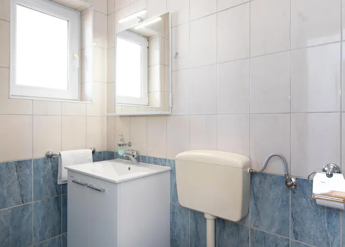 Two Bedroom With Balcony And Pool Krk Town