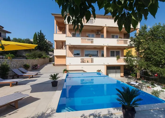 Two Bedroom With Balcony And Pool * Krk Town