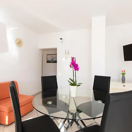 Two Bedroom With Balcony And Pool Lejlighed Krk Town
