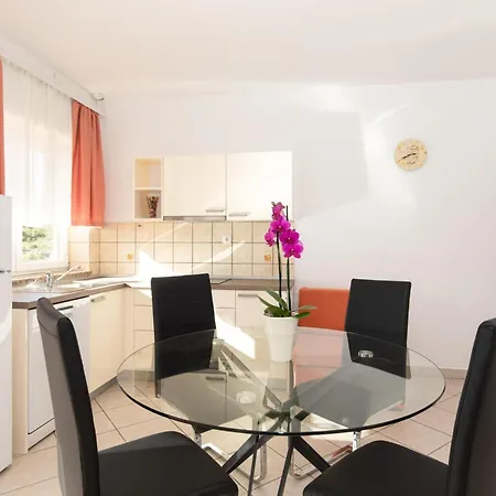Two Bedroom With Balcony And Pool