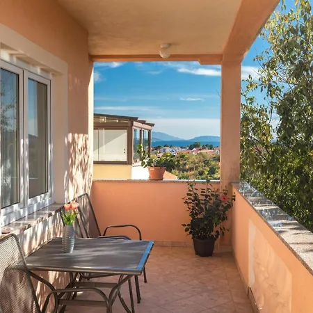 Two Bedroom With Balcony And Pool Lejlighed *