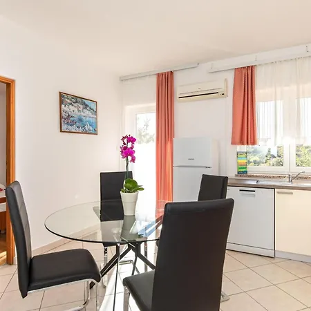 Lejlighed Two Bedroom With Balcony And Pool Krk Town