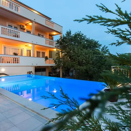 Two Bedroom With Balcony And Pool Krk Town